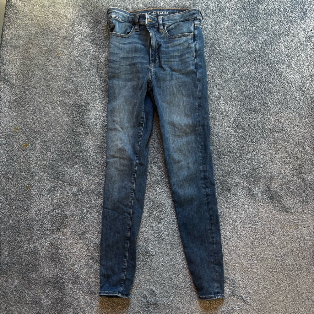American Eagle 6L super hi-rise jeans
